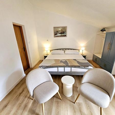 Pansion Ana Hotel Mali Losinj Exterior photo