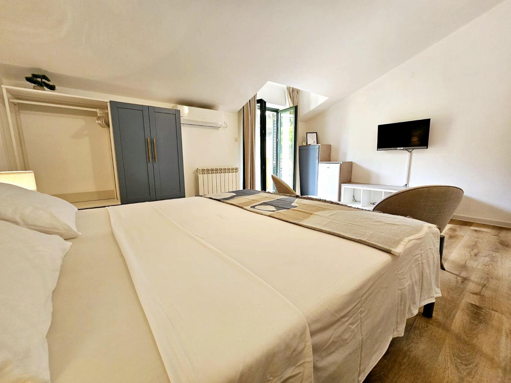 Pansion Ana Hotel Mali Losinj Exterior photo